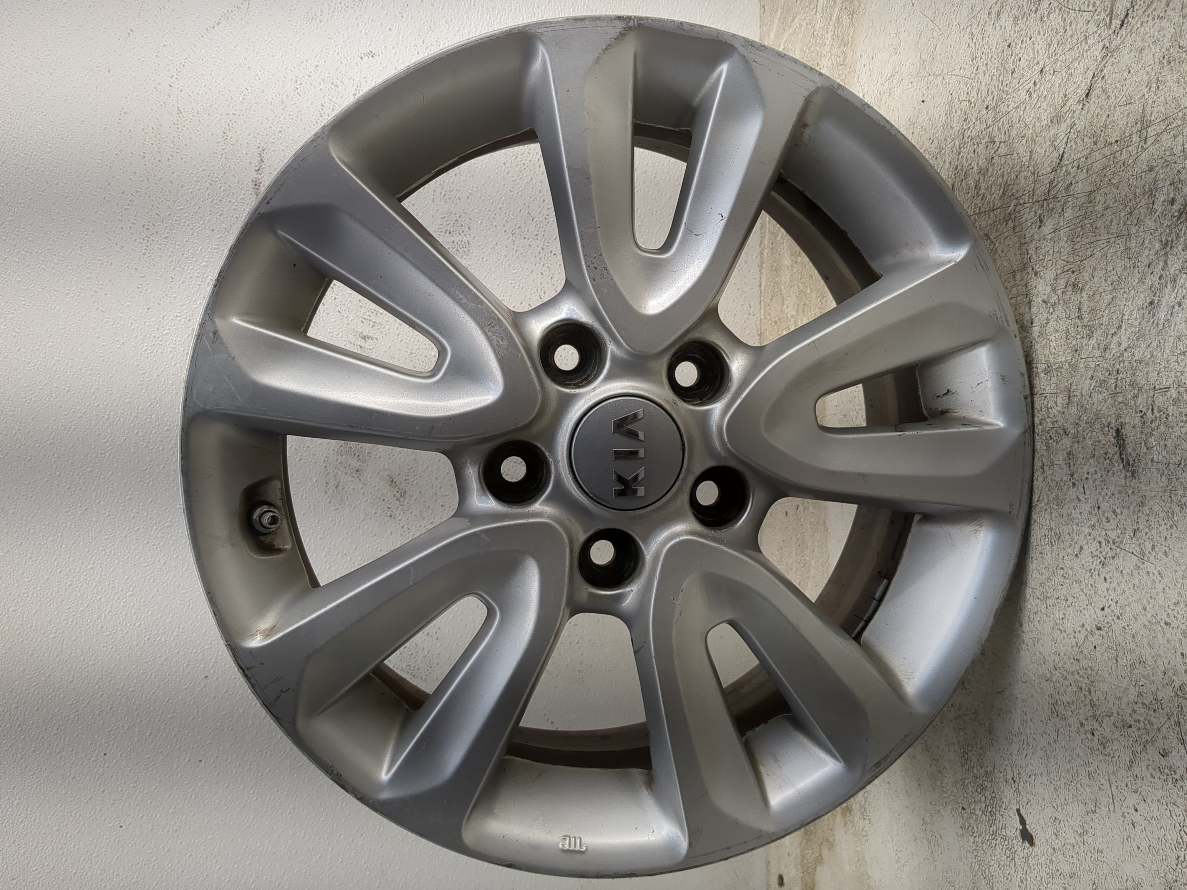 2012-2013 Kia Soul Oem Wheel Rim 1216522 - Oemusedautoparts1.com