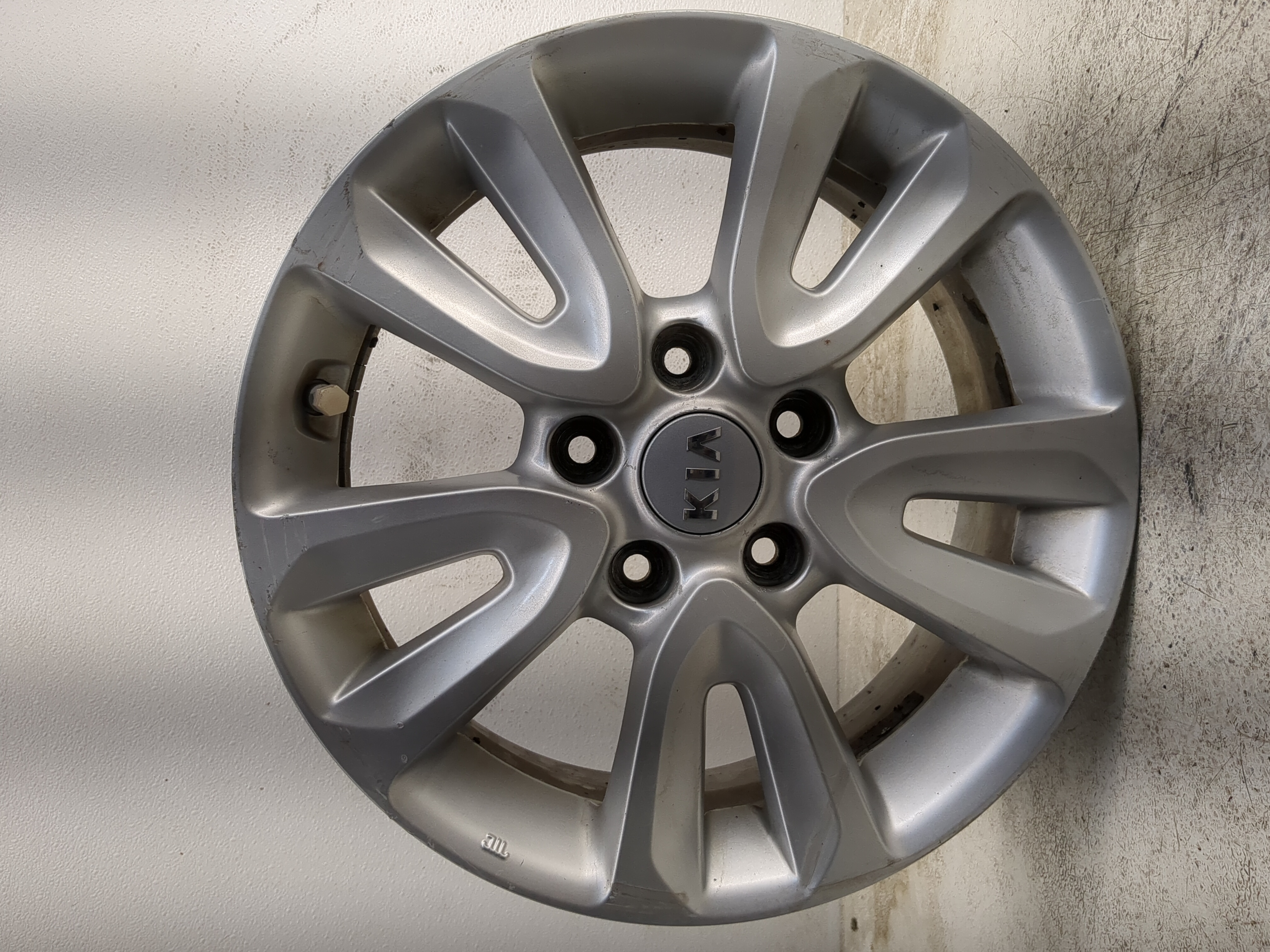 2012-2013 Kia Soul Oem Wheel Rim 1216524 - Oemusedautoparts1.com