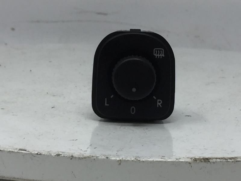 2008 Volkswagen Golf Driver Left Door Master Power Window Switch 12175 - Oemusedautoparts1.com