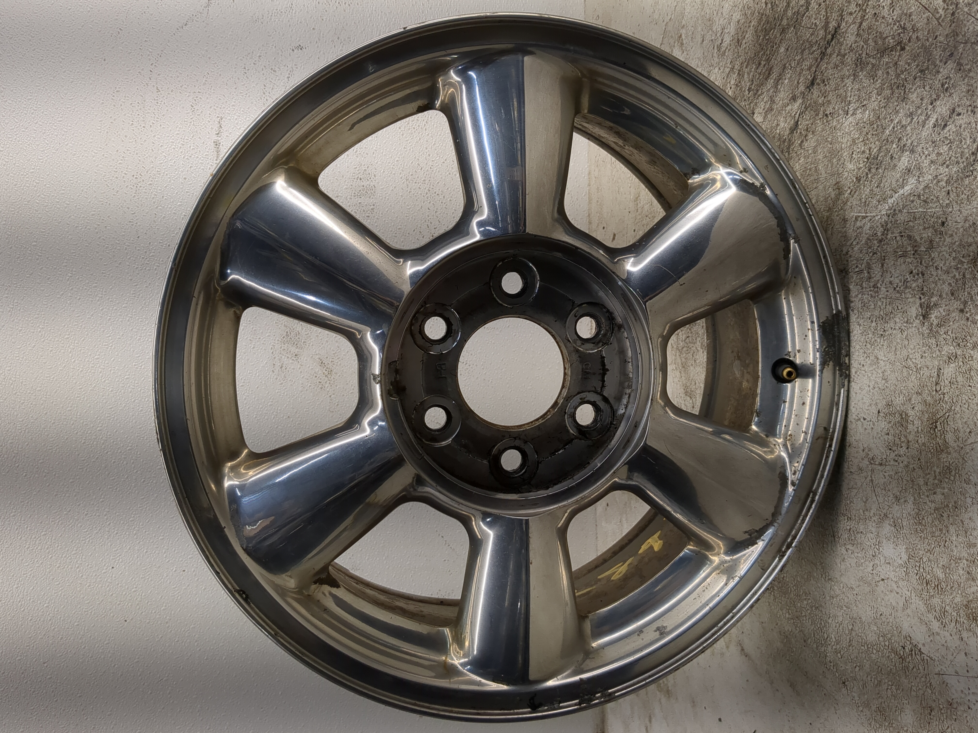 2002-2007 Gmc Envoy Oem Wheel Rim 1217884 - Oemusedautoparts1.com