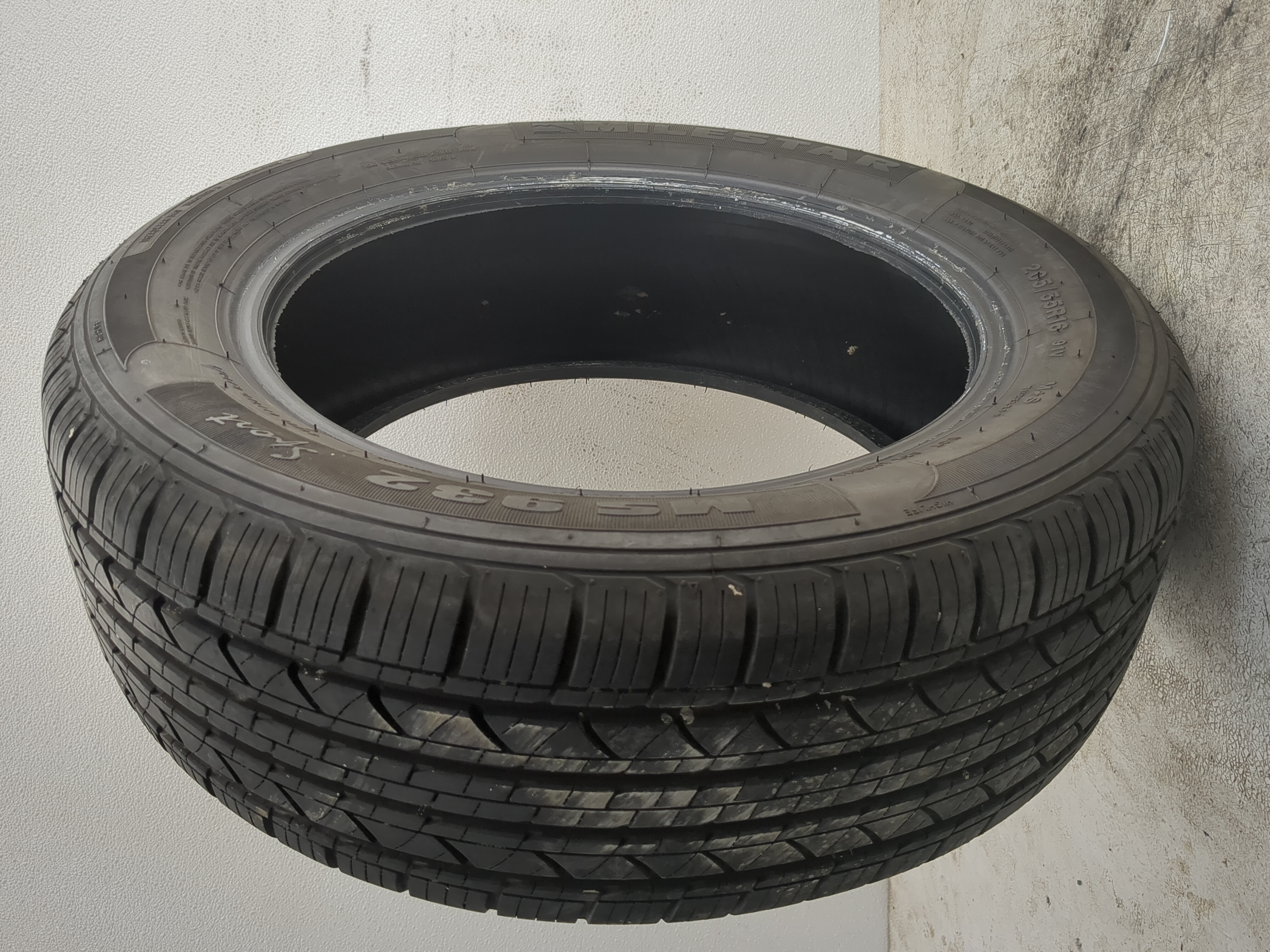 Picture of Used Tire 205/55R16 MILESTAR MS 932 SPORT 91V - Tread Depth 9/32