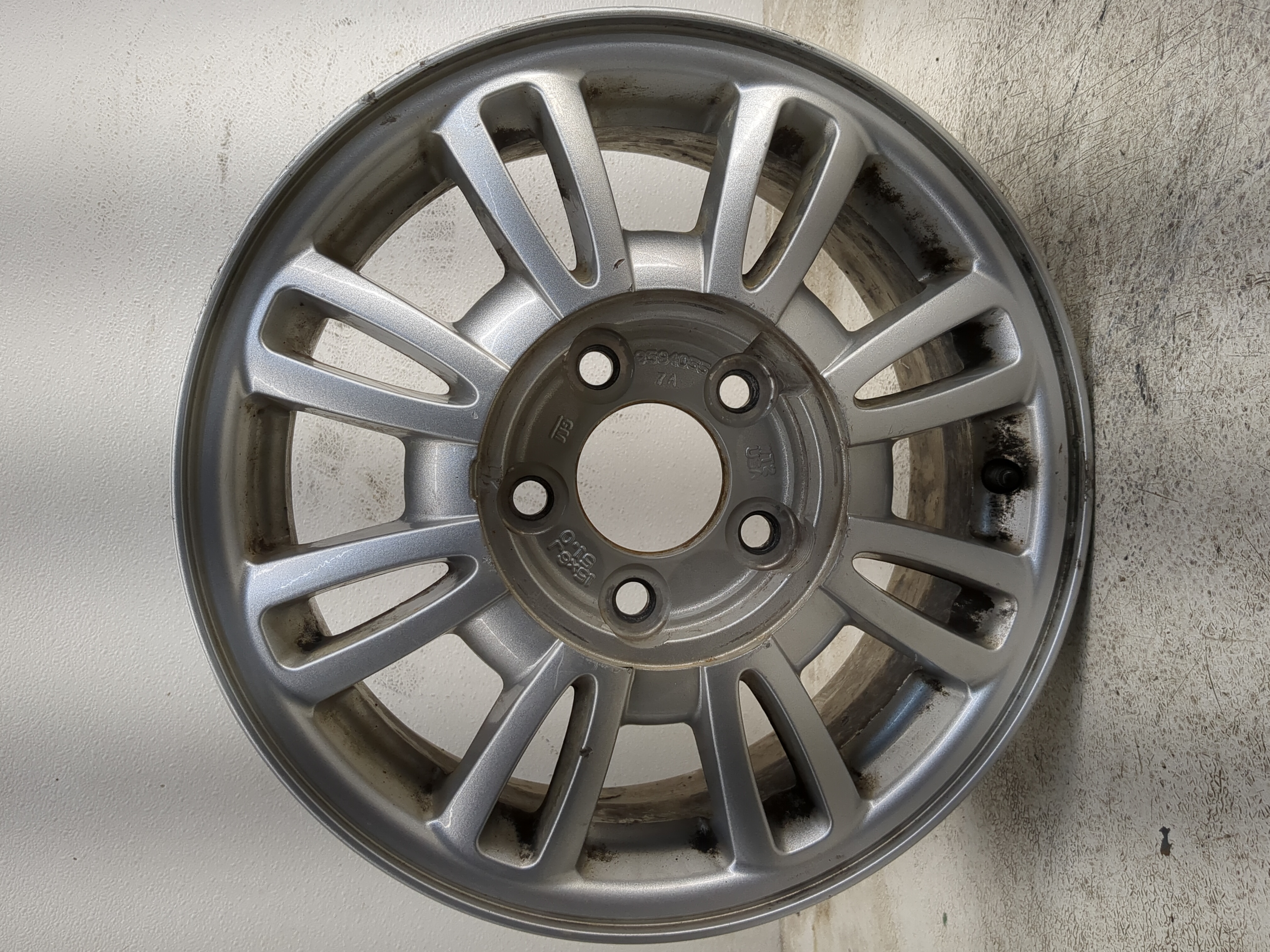 2002-2005 Buick Lesabre Oem Wheel Rim 1218821 - Oemusedautoparts1.com