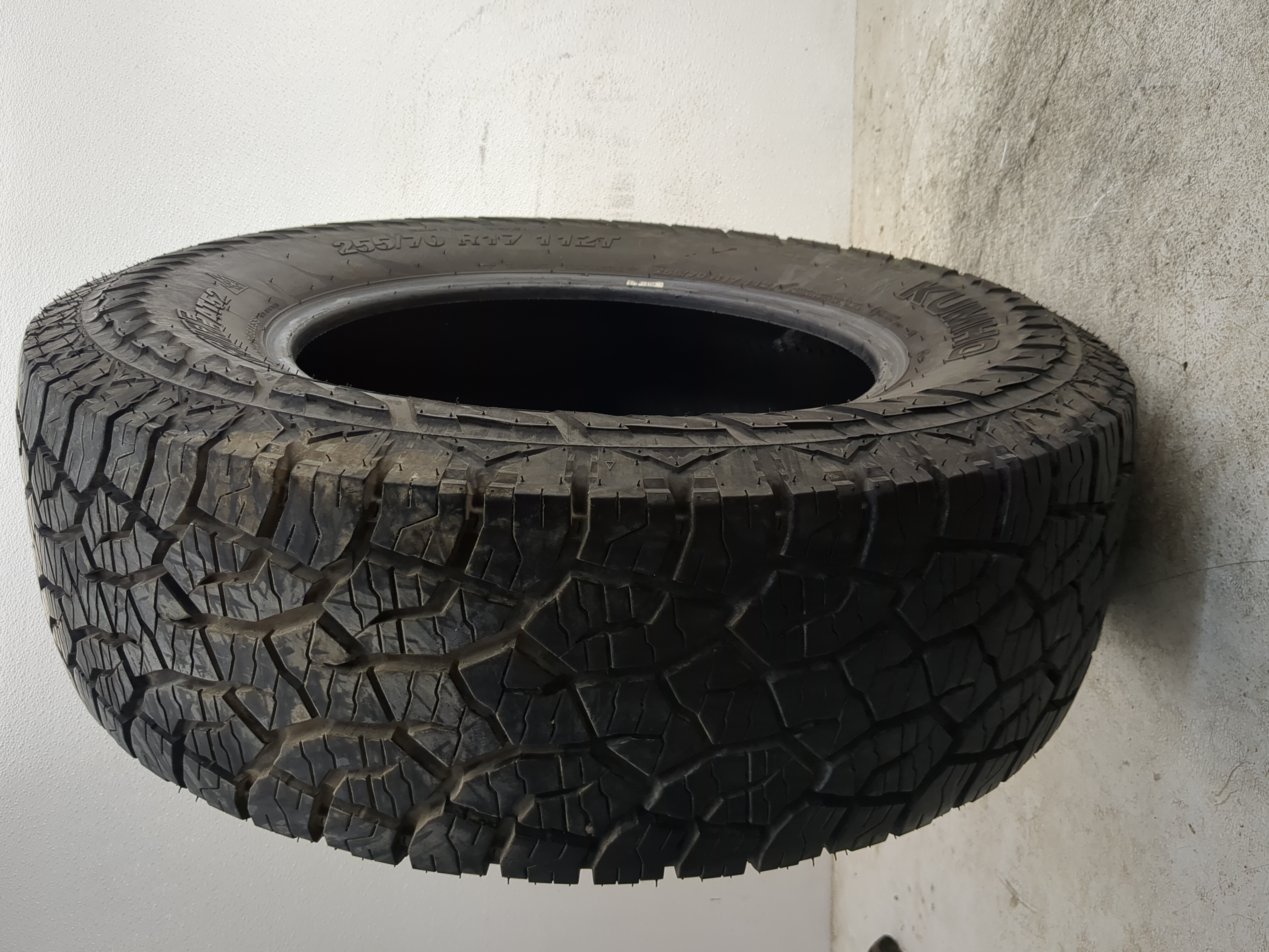 Picture of Used Tire 225/70R17 KUMHO ROADVENTURE AT52 112T - Tread Depth 10/32