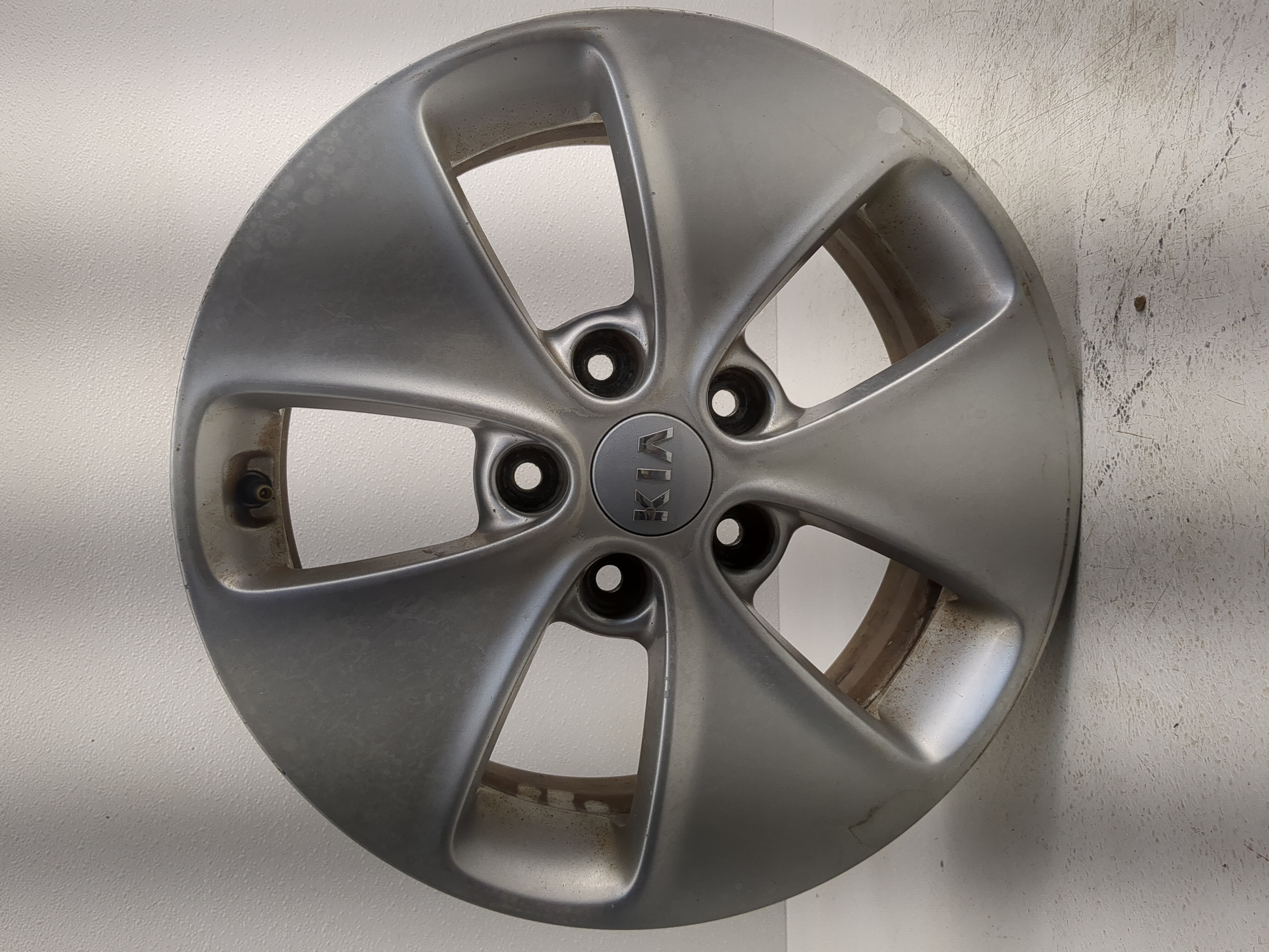 Picture of 2014-2016 Kia Soul Oem Wheel Rim 1220726