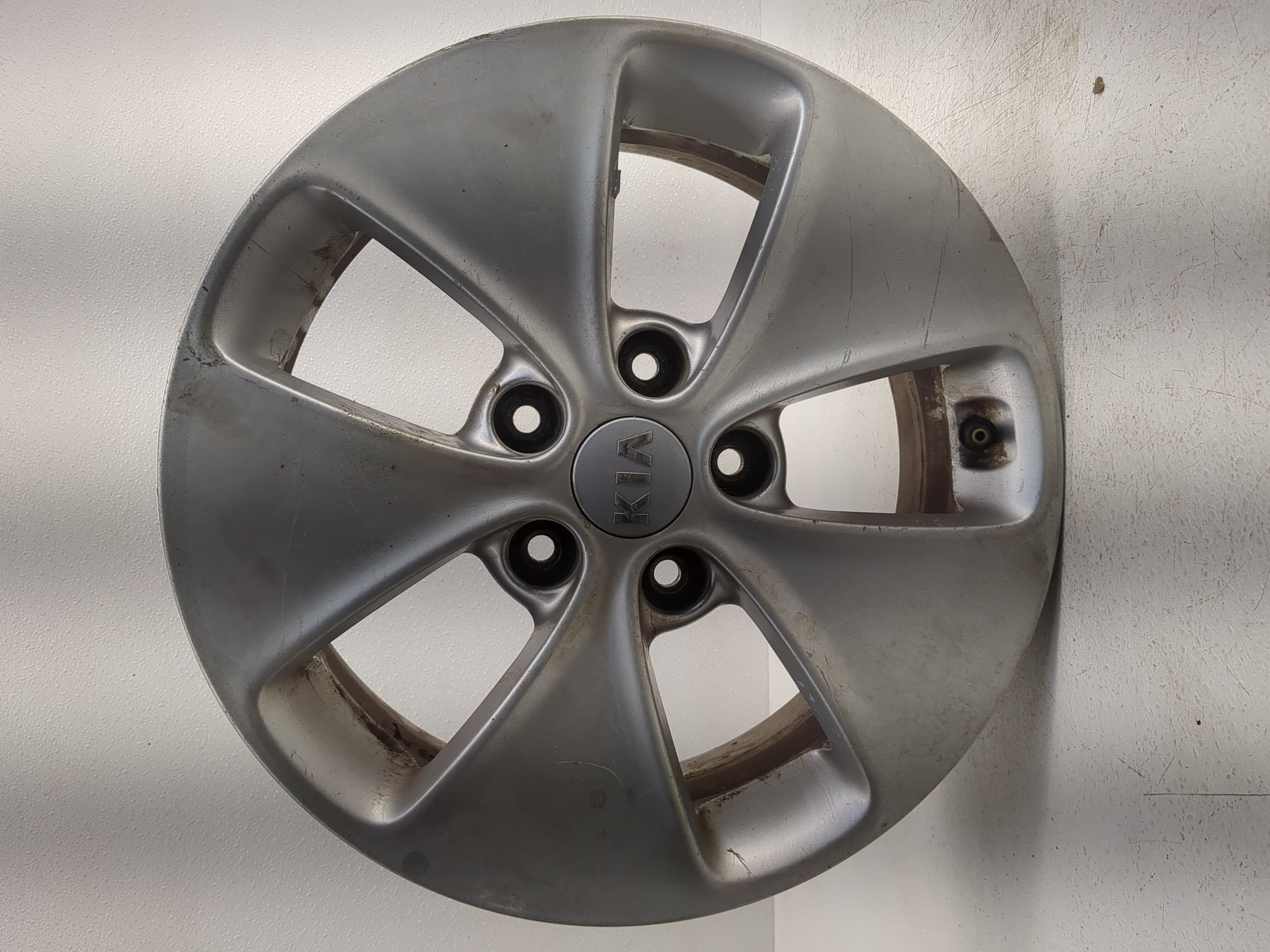 Picture of 2014-2016 Kia Soul Oem Wheel Rim 1220735