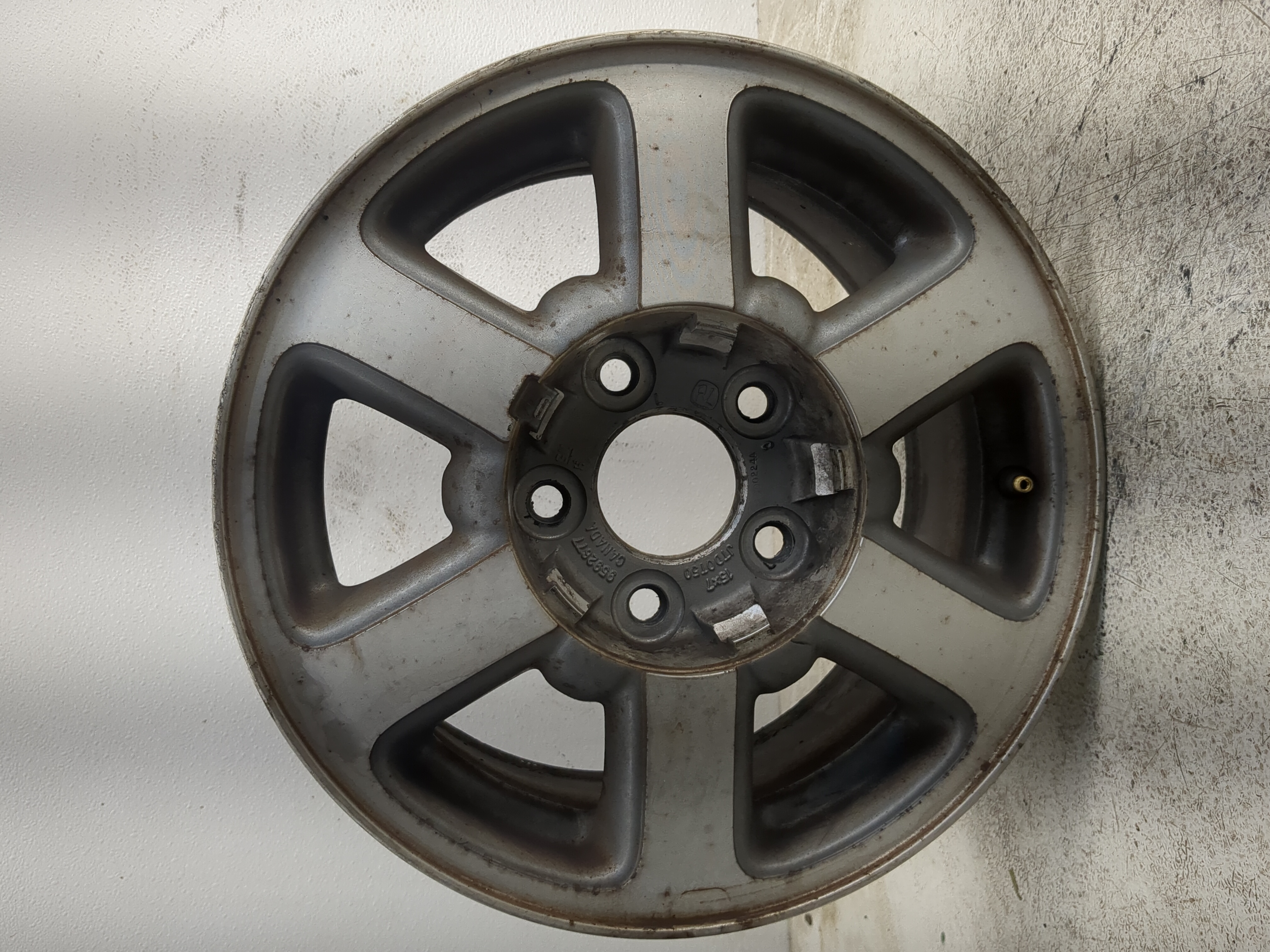 Picture of 1998-2001 Oldsmobile Bravada Oem Wheel Rim 1220907