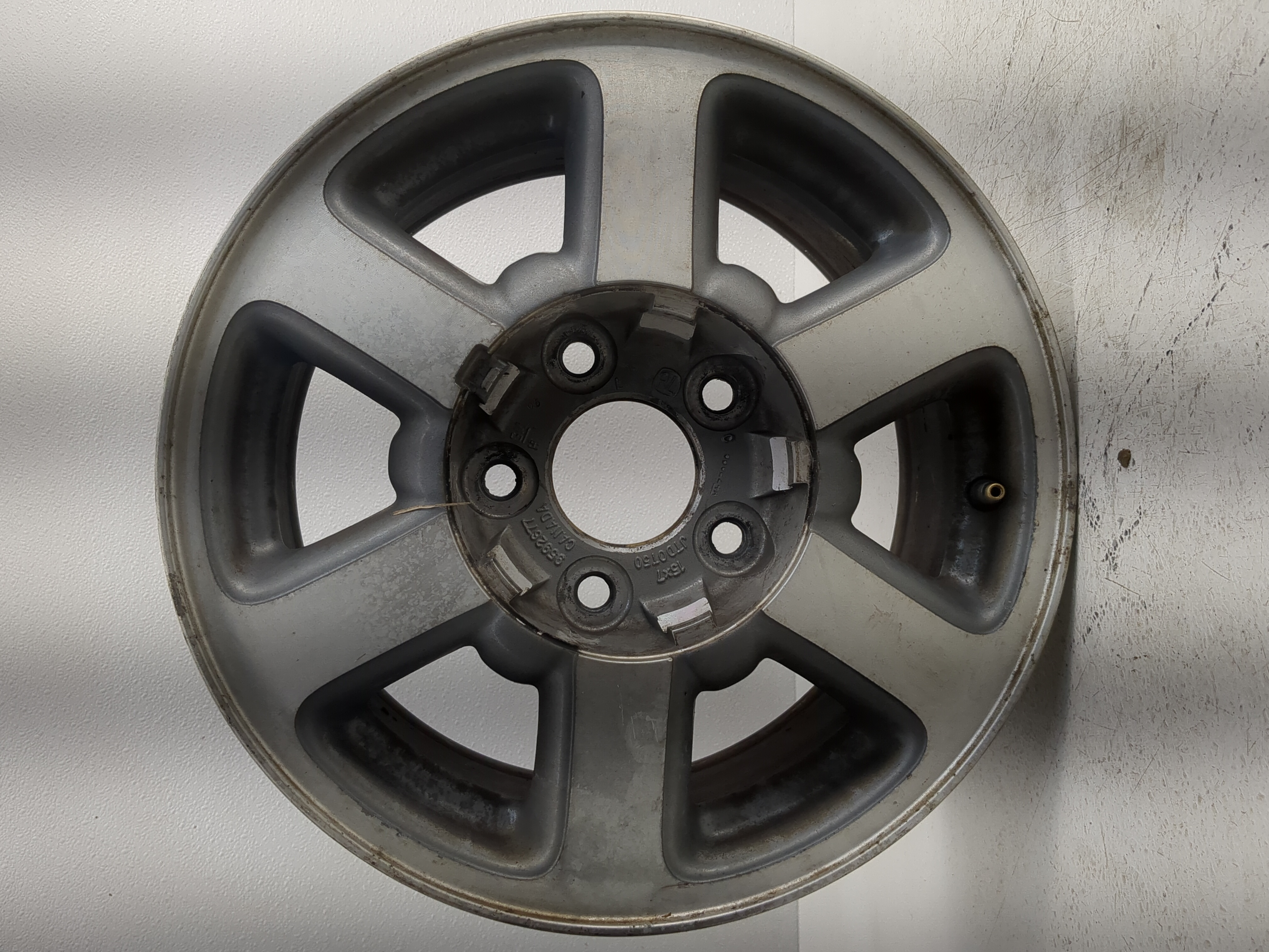 Picture of 1998-2001 Oldsmobile Bravada Oem Wheel Rim 1220909