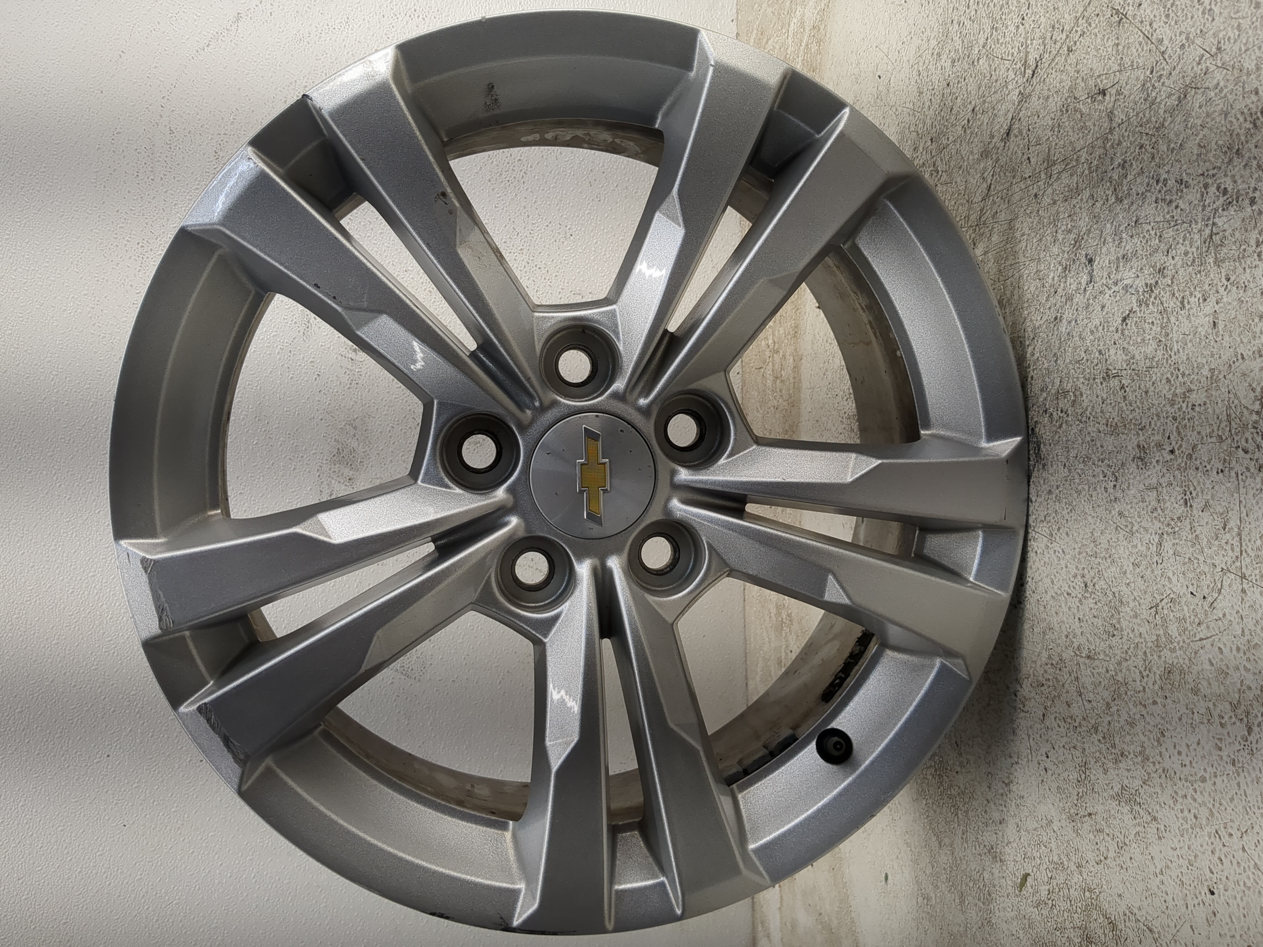 Picture of 2010-2017 Chevrolet Equinox Oem Wheel Rim 1220918