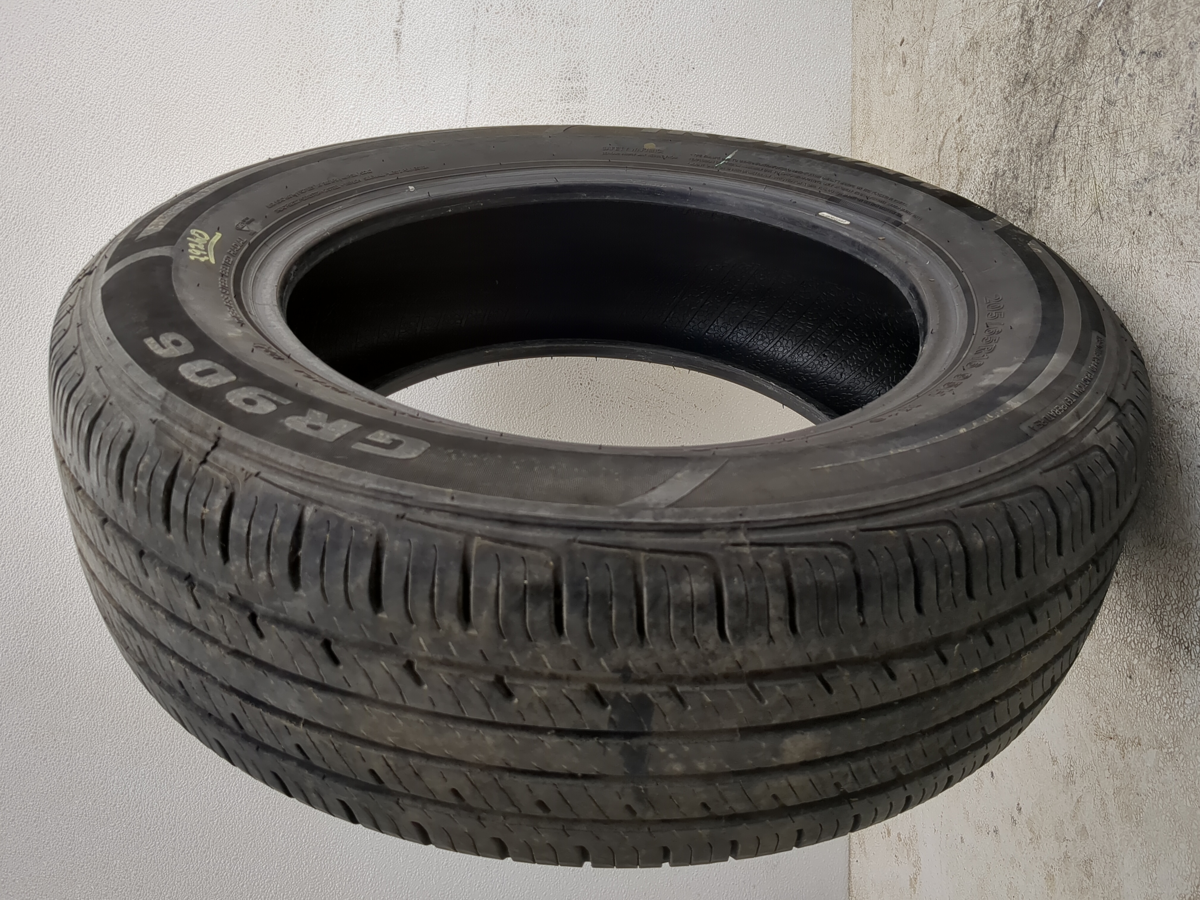 Picture of Used Tire 205/65R16 IRONMAN GR906 95H - Tread Depth 7/32