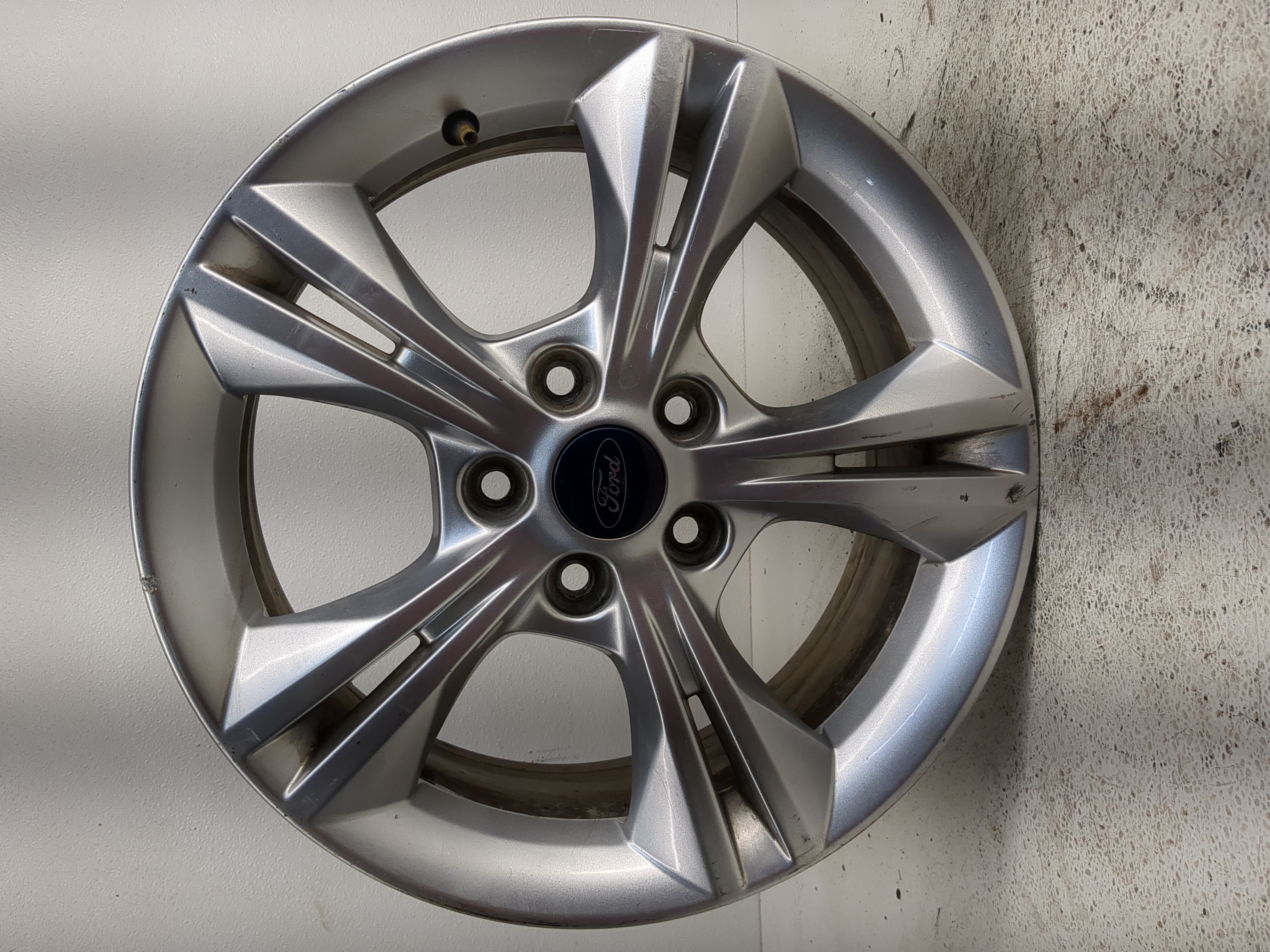 2012-2014 Ford Focus Oem Wheel Rim 1223583 - Oemusedautoparts1.com