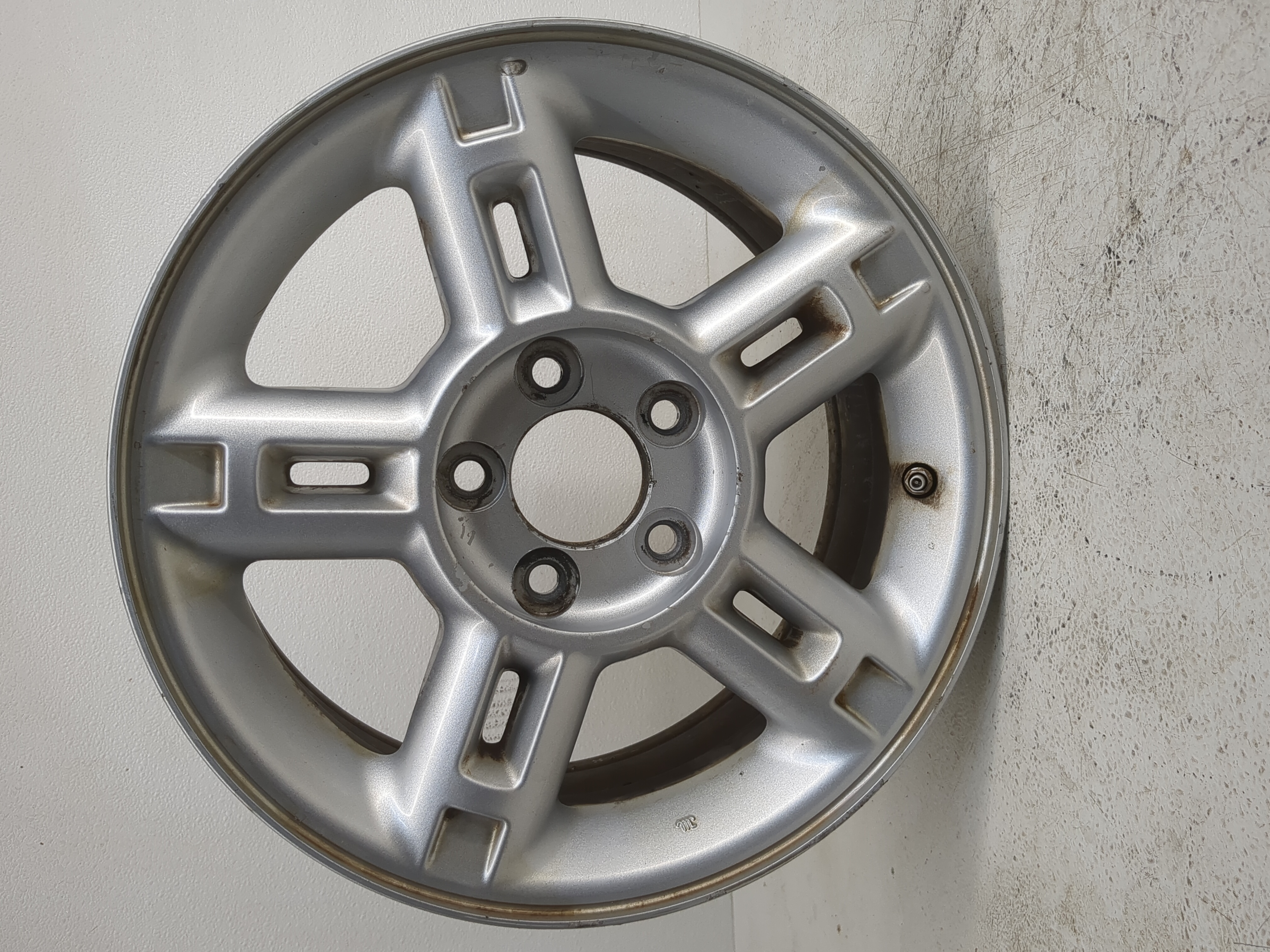 2004-2005 Ford Explorer Oem Wheel Rim 1226538 - Oemusedautoparts1.com