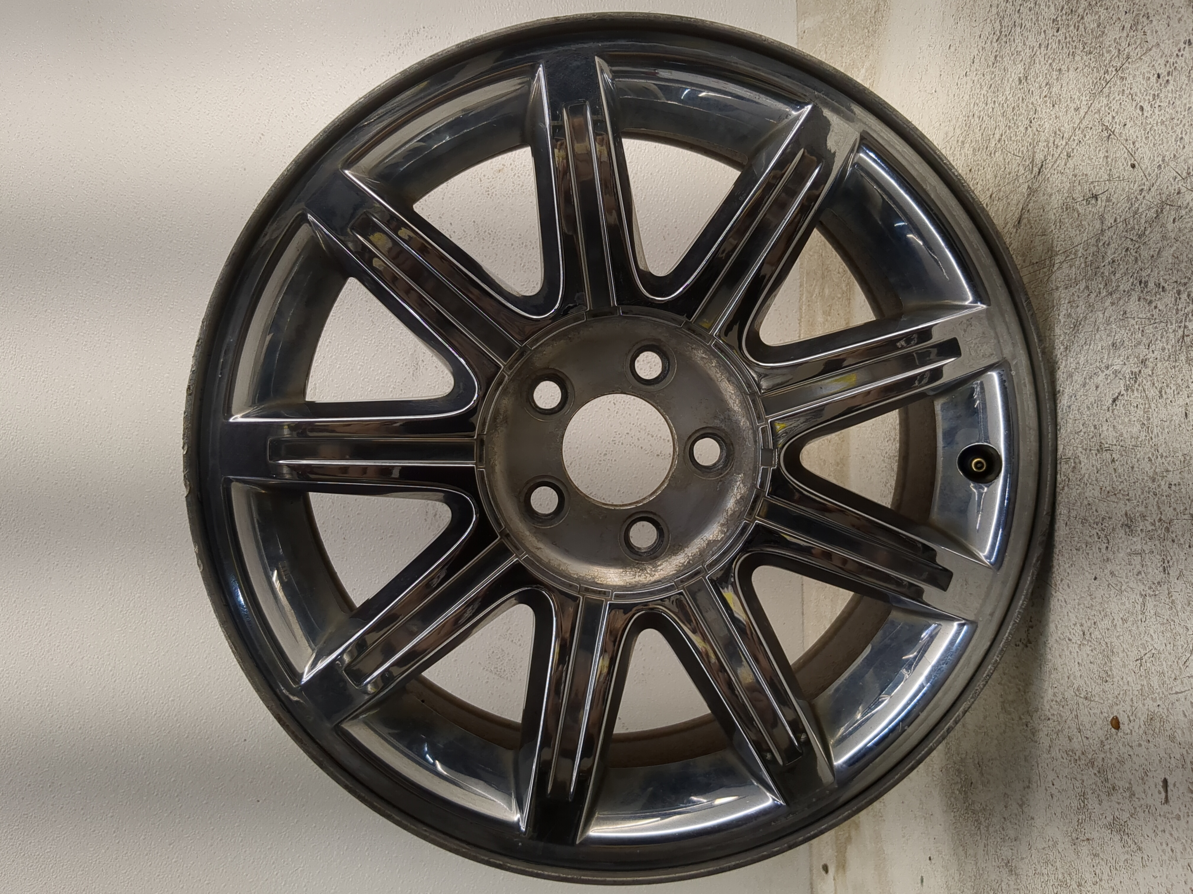 Picture of 2005-2006 Chrysler 300 Oem Wheel Rim 1227757