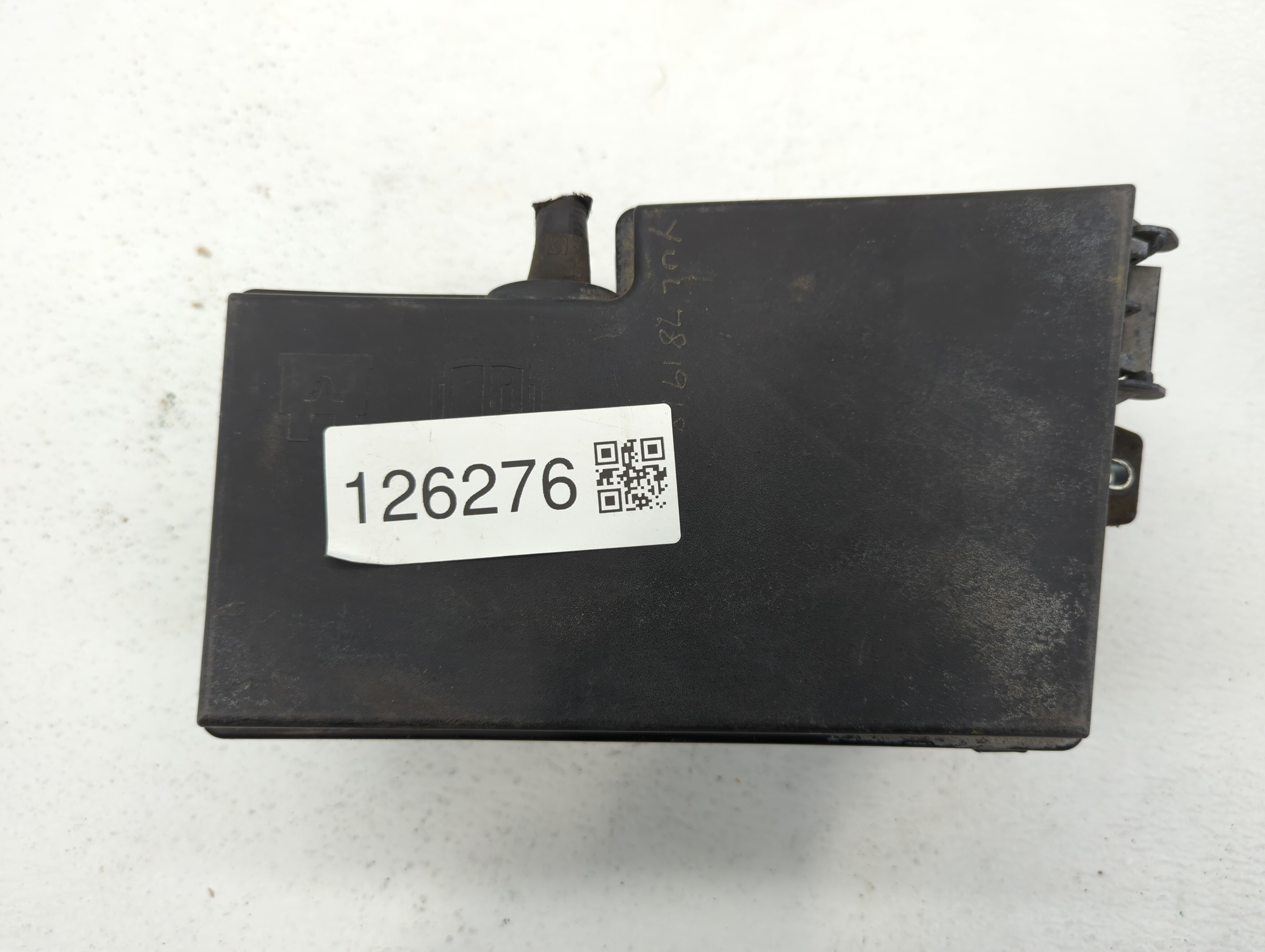 Picture of 2013-2016 Ford Escape Fusebox Fuse Box Relay Module Av6t-14a142-ab 126276
