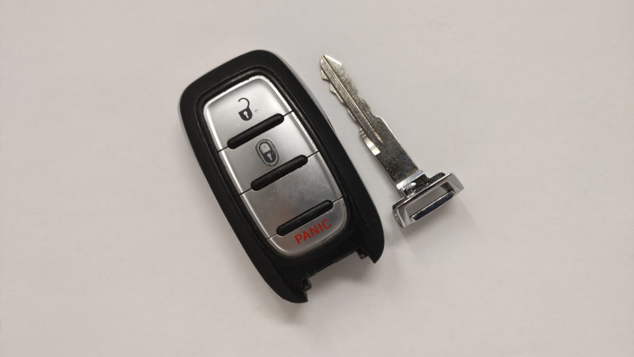 Picture of Chrysler Pacifica Voyager Keyless Entry Remote Fob M3n-97395900 A2c97395900