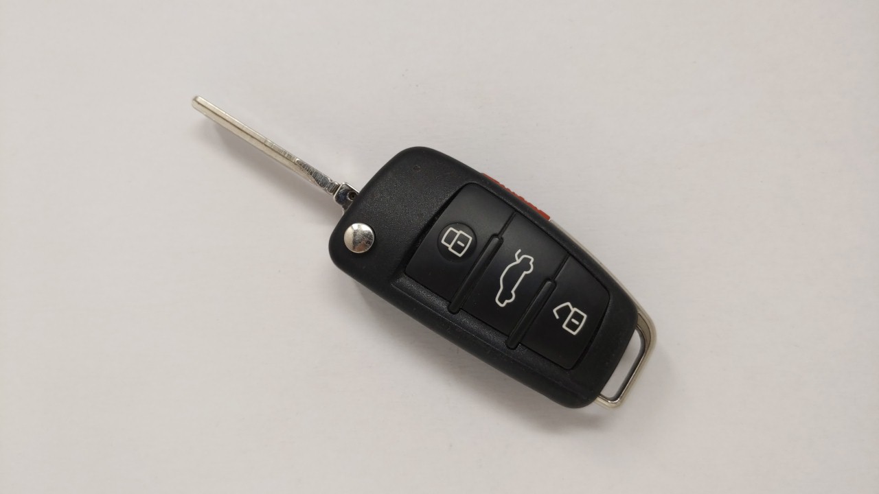 Picture of Audi Keyless Entry Remote Fob Nbgfs12p71 8x0 837 220 A 4 Buttons 130886