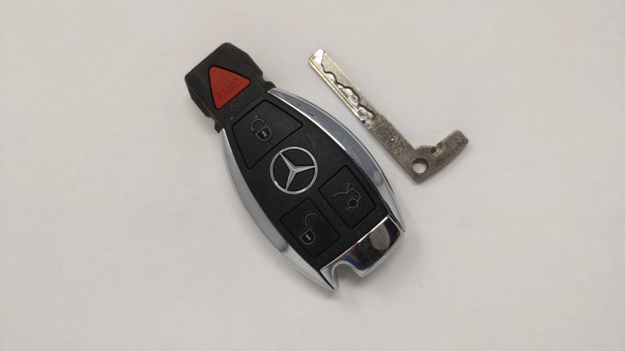 Mercedes-Benz Keyless Entry Remote Fob Iyz-Dc12a 4 Buttons 137558 - Oemusedautoparts1.com