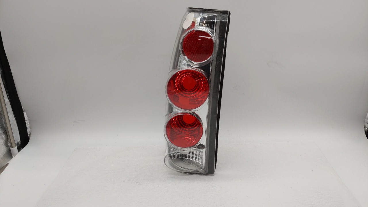 Picture of 1995 Chevrolet Suburban 1500 Driver Left Side Tail Light Taillight Oem 162741