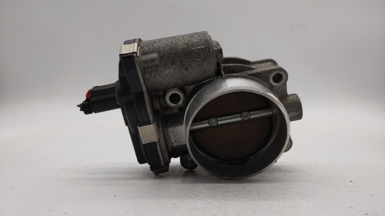 2014-2015 Chevrolet Silverado 1500 Throttle Body 163668 - Oemusedautoparts1.com