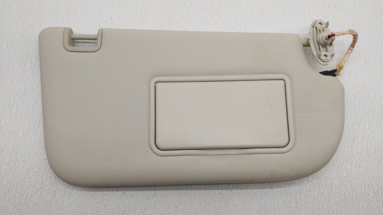 2013-2018 Ford Focus Passenger Sun Visor Mirror Right Sunvisor Ivory 168009 - Oemusedautoparts1.com