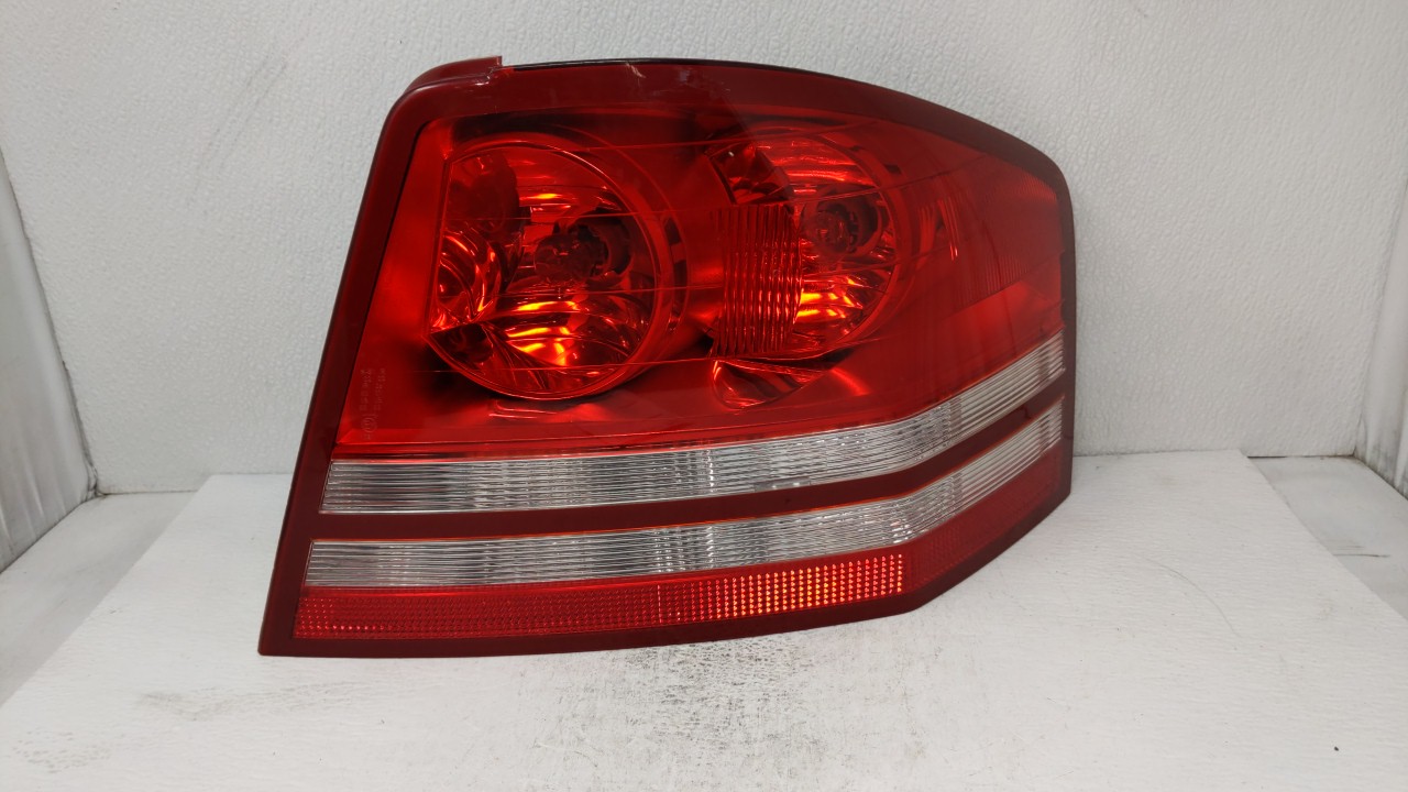 Picture of 2008-2010 Dodge Avenger Passenger Right Side Tail Light Taillight Oem 196450