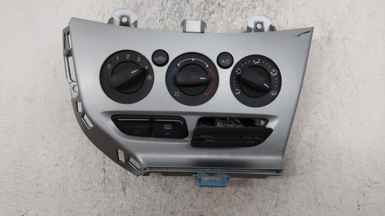 2012-2012 Ford Focus Ac Heater Climate Control Cm5t-19980-ad 199818 - Oemusedautoparts1.com