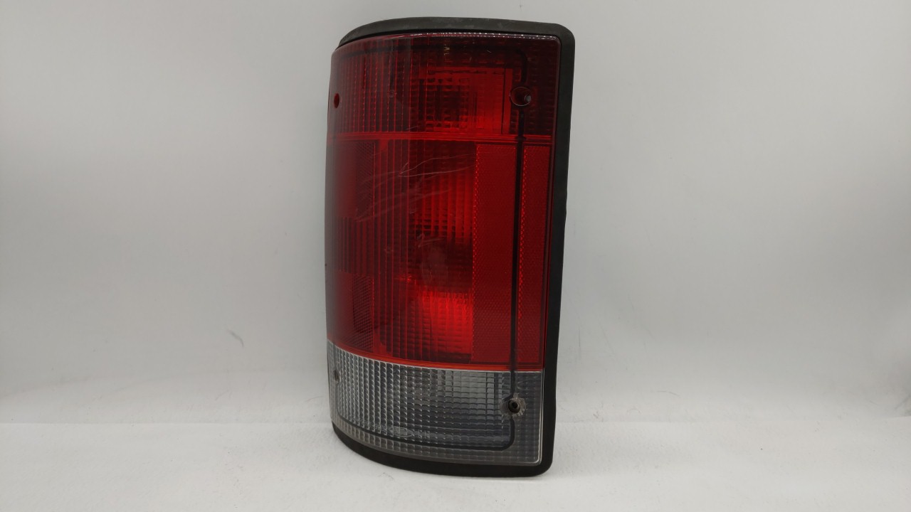 Picture of 2005-2005 Ford E-350 Club Wagon Driver Left Side Tail Light Taillight Oem 201709