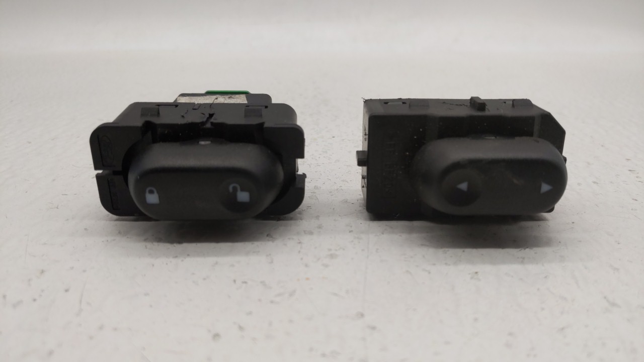 2005 Ford Freestar Passeneger Right Power Window Switch 210242 - Oemusedautoparts1.com