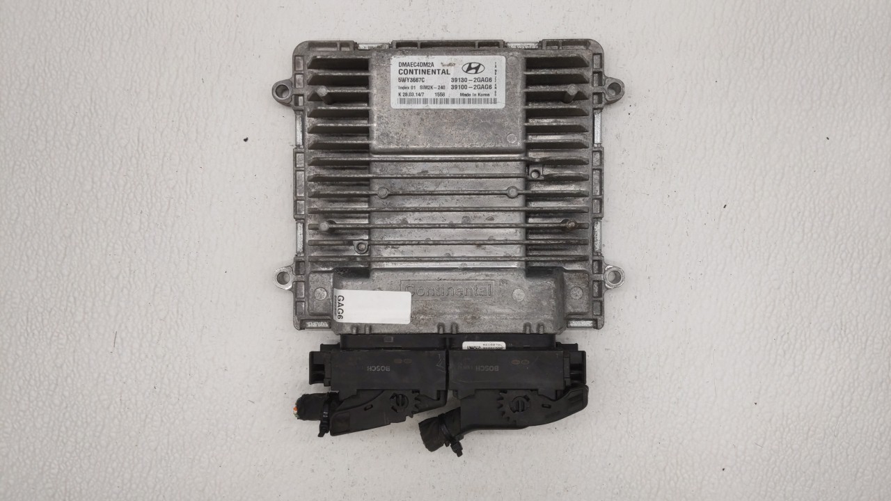 Picture of 2015 Hyundai Santa Fe Engine Computer Ecu Pcm Ecm Pcu Oem 210748