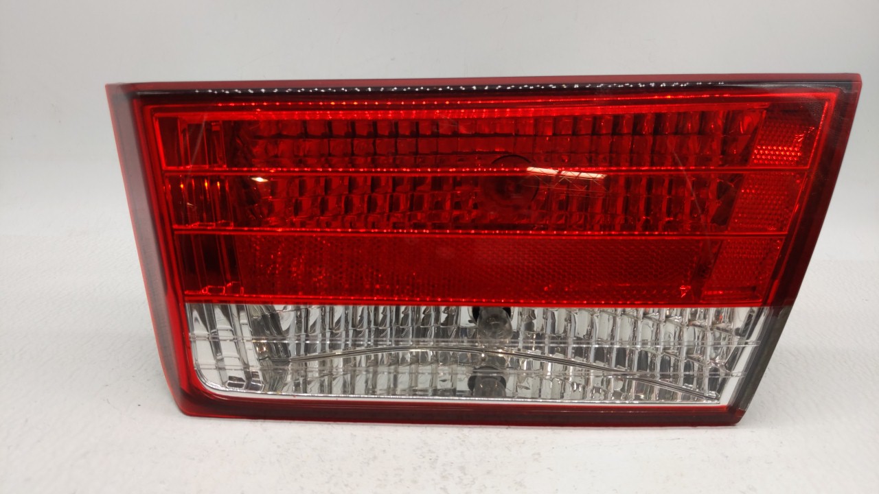 Picture of 2006-2008 Hyundai Sonata Passenger Right Side Tail Light Taillight Oem 214234