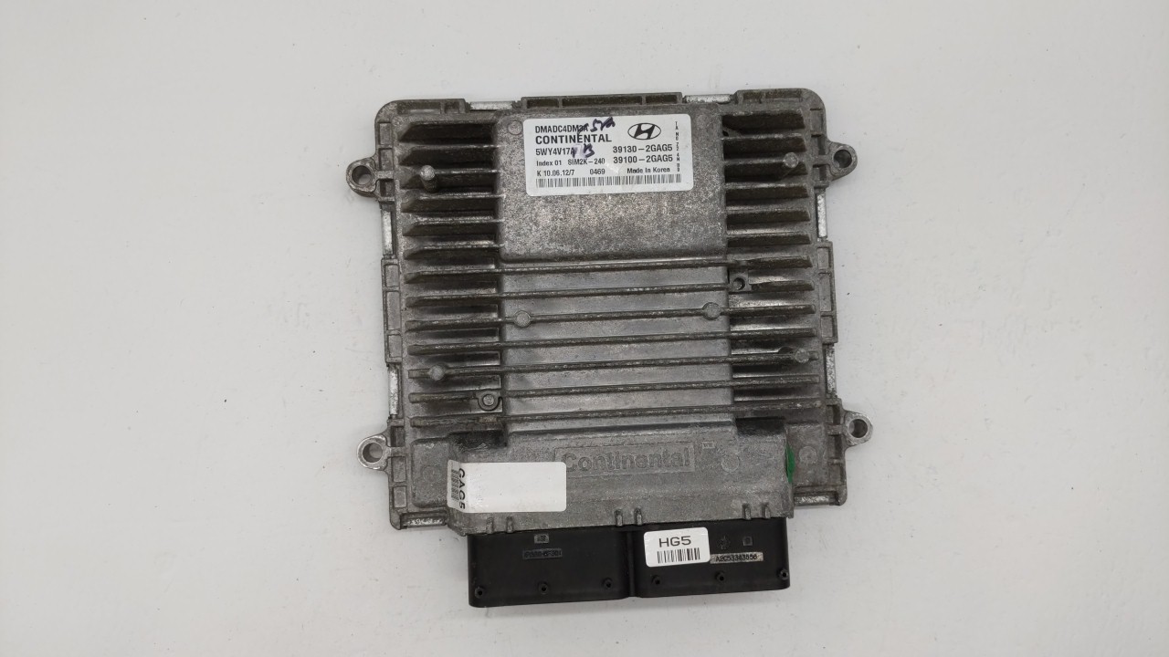 Picture of 2015 Hyundai Santa Fe Engine Computer Ecu Pcm Ecm Pcu Oem 218051