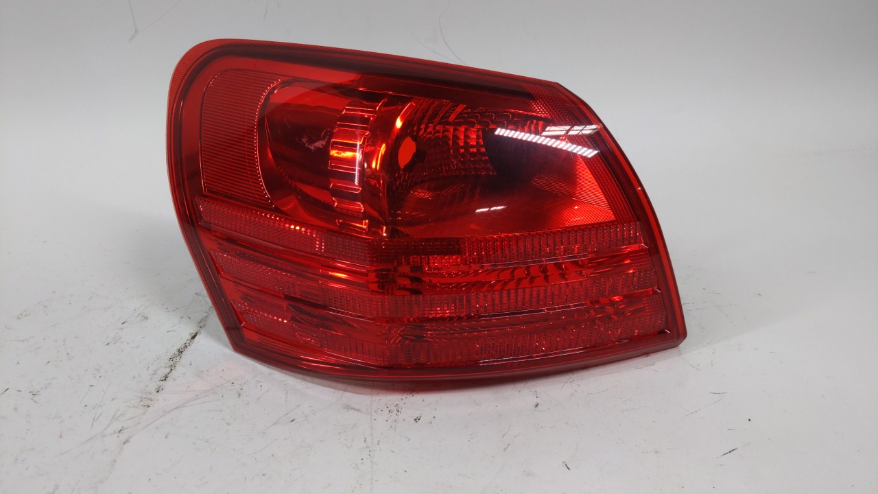 Picture of 2008-2015 Nissan Rogue Driver Left Side Tail Light Taillight Oem 218645