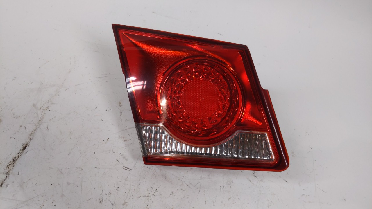 Picture of 2011-2016 Chevrolet Cruze Driver Left Side Tail Light Taillight Oem 218663
