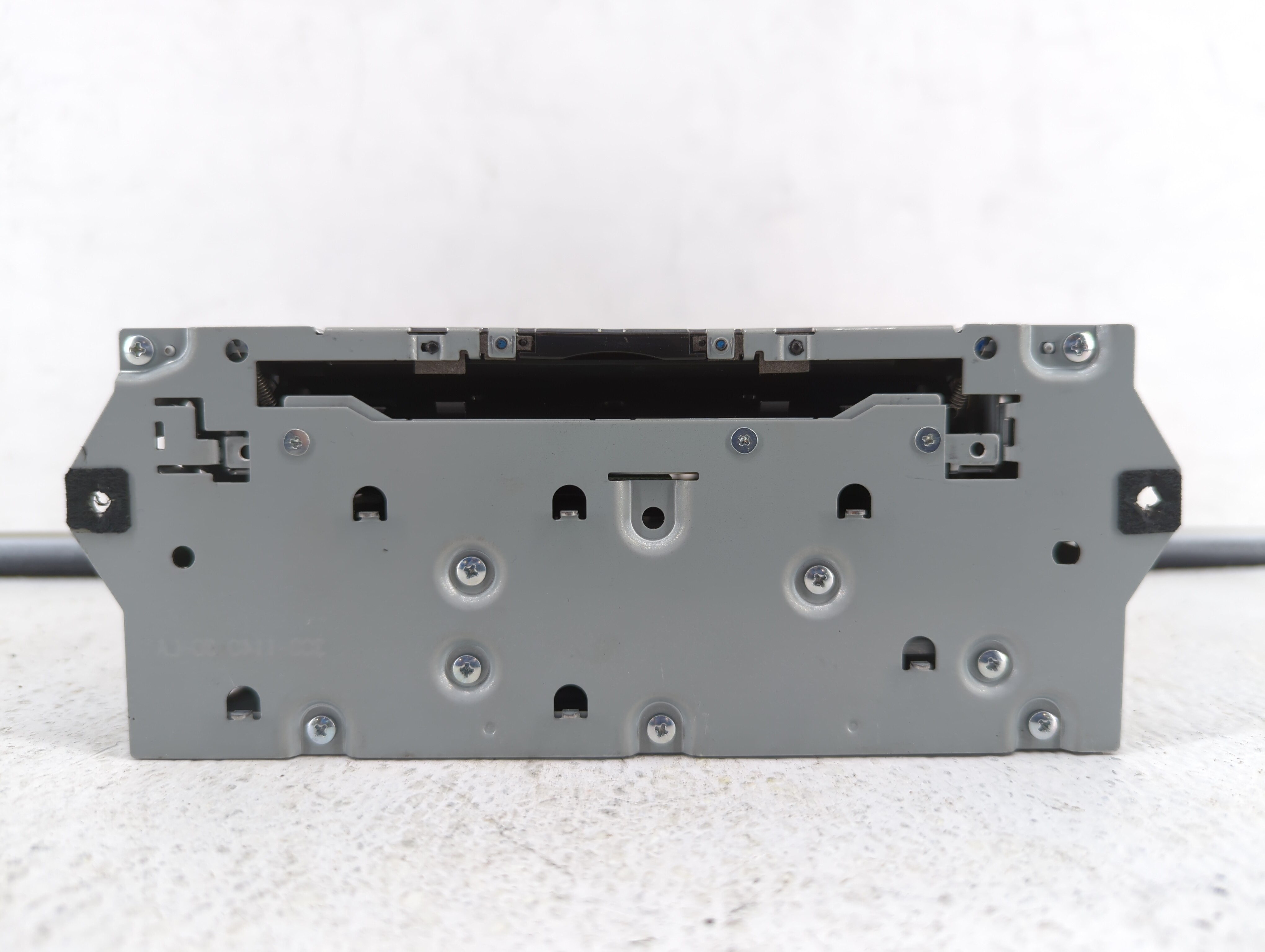 2017-2020 Infiniti Qx60 Am Fm Cd Player Radio Receiver 221711 - Oemusedautoparts1.com