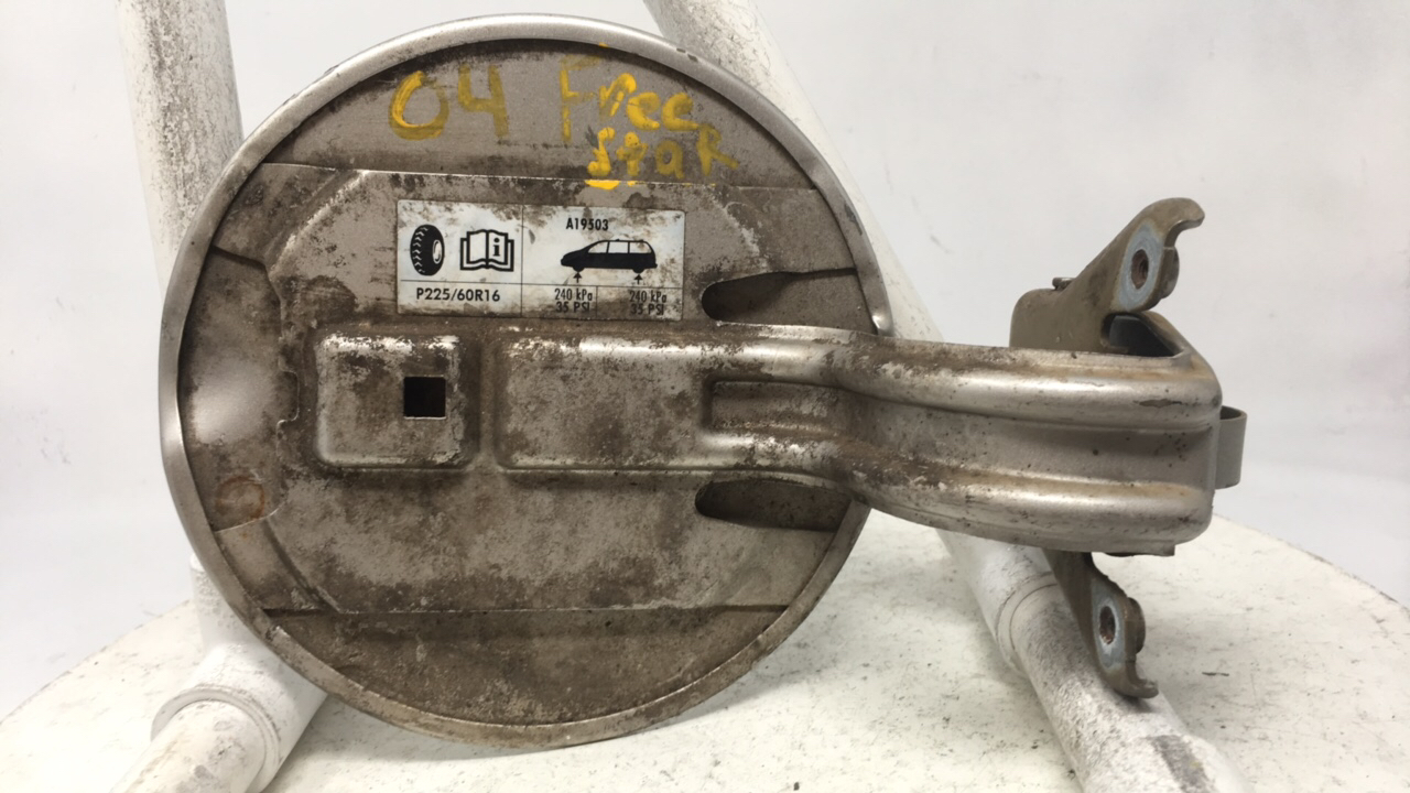 2004 Ford Freestar Fuel Tank Door Lid Gas Tank Silver 22275 - Oemusedautoparts1.com