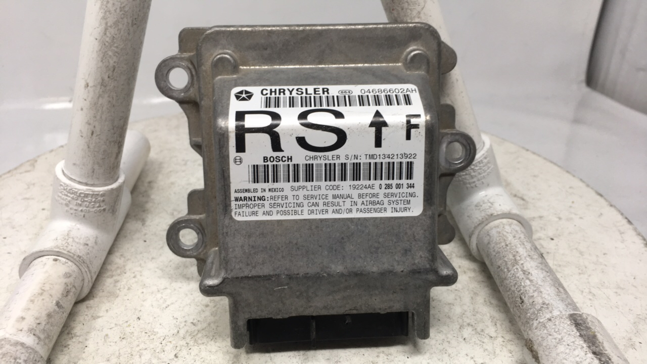 2002-2002 Chrysler Voyager Srs Safety Restraint System Module 04686602ah 23115 - Oemusedautoparts1.com