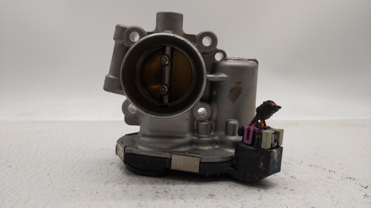 Picture of 2013-2018 Chevrolet Trax Throttle Body 232406