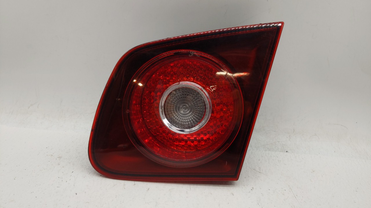 Picture of 2005-2007 Volkswagen Jetta Passenger Right Side Tail Light Taillight Oem 238554