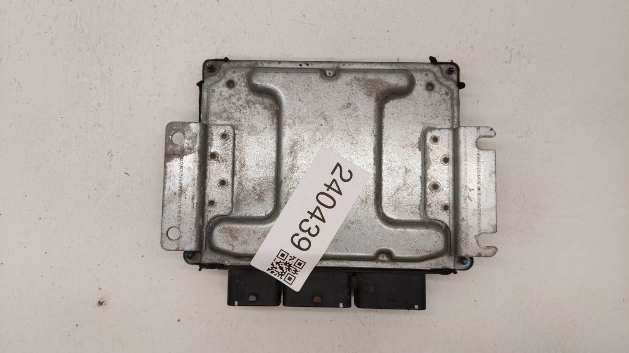 Picture of 2015-2015 Nissan Altima Engine Computer Ecu Pcm Ecm Pcu Oem 240439