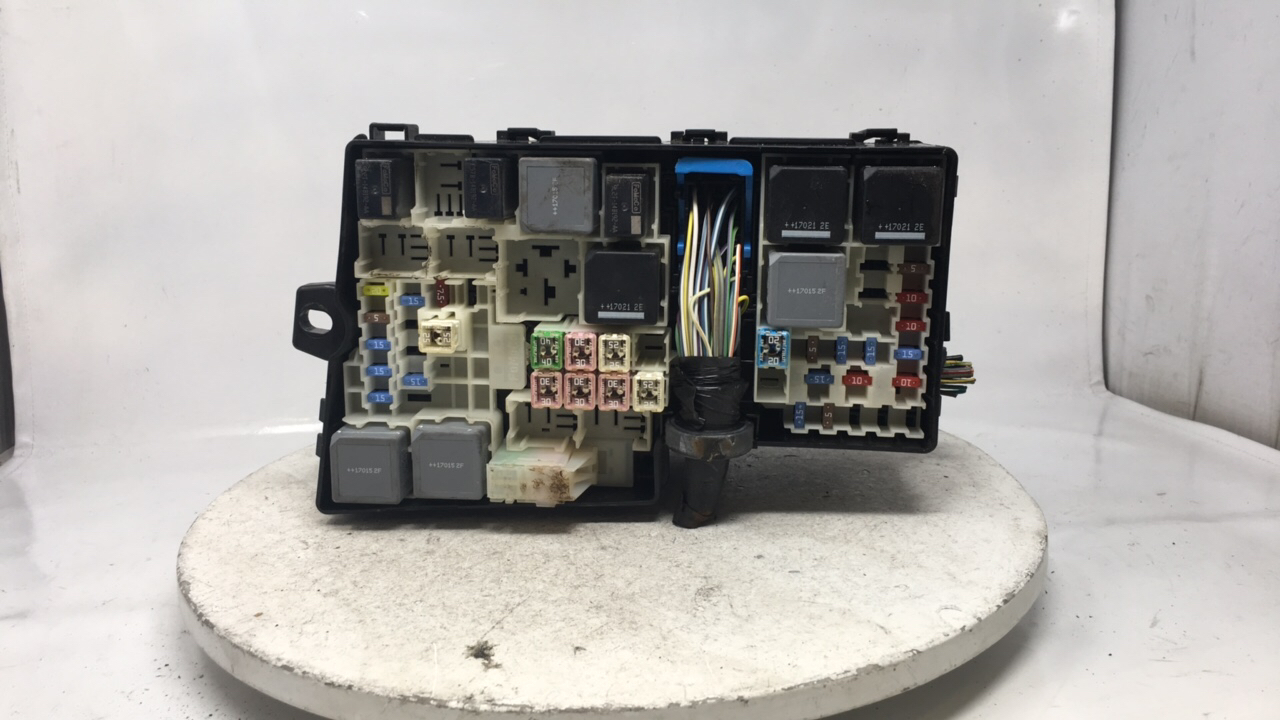 2017-2018 Ford Focus Fusebox Fuse Box Relay Module Av6t-14a142-ab 133133 - Oemusedautoparts1.com