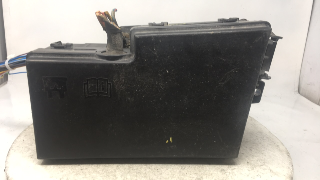 2015-2015 Ford Focus Fusebox Fuse Box Relay Module Av6t-14a142-ab 126265 - Oemusedautoparts1.com