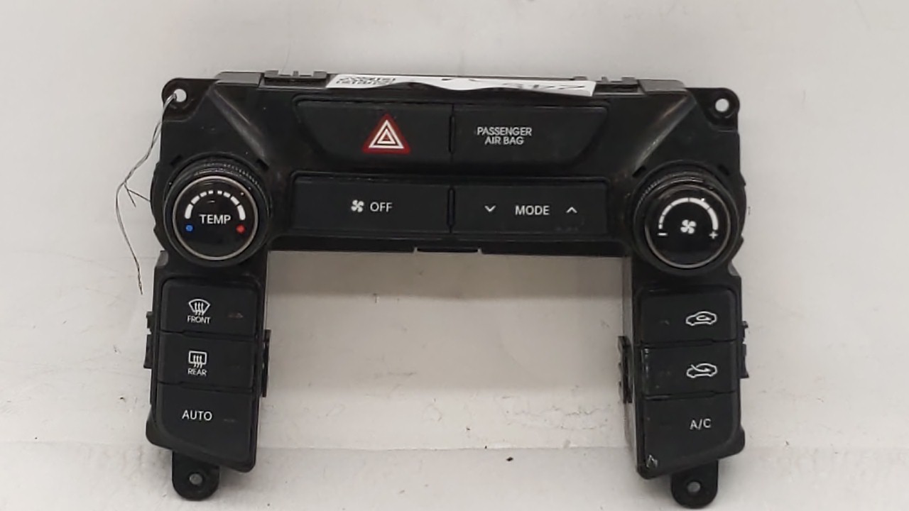 Picture of 2013-2015 Hyundai Genesis Ac Heater Climate Control Temperature Oem 249942