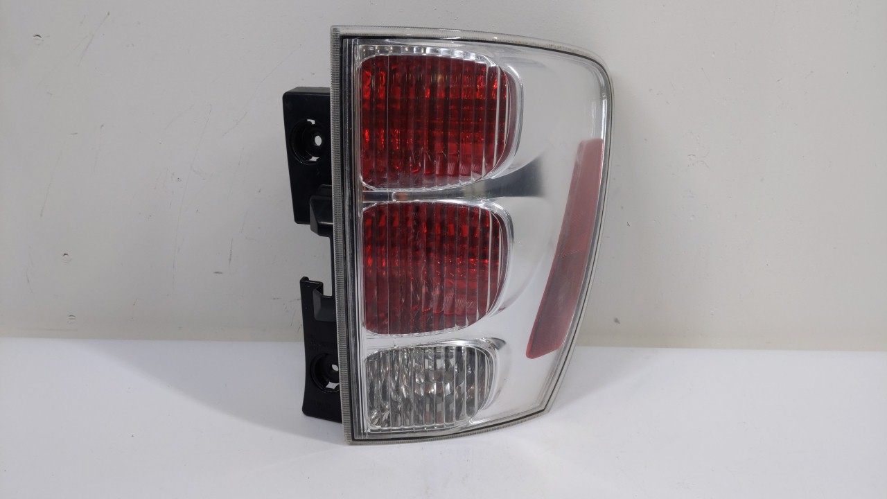 Picture of 2005 Chevrolet Equinox Passenger Right Side Tail Light Taillight Oem 254165
