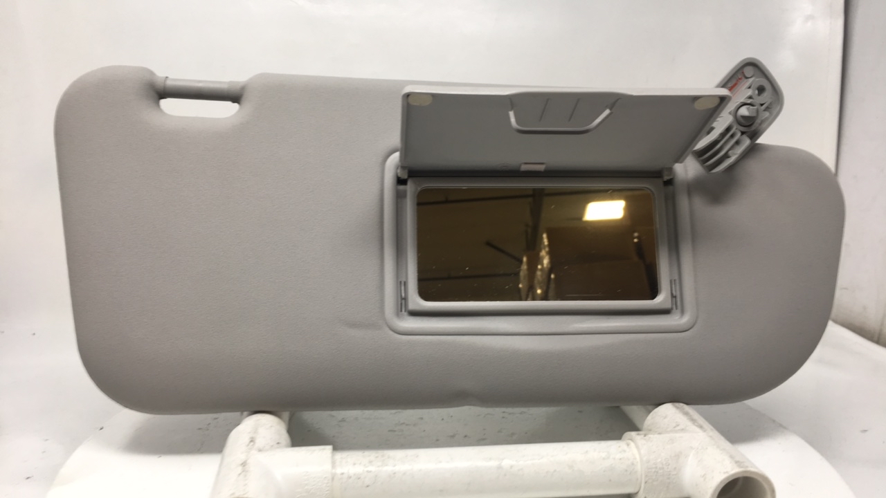 2005-2005 Mazda 3 Passenger Right Sun Visor Sunvisor Grey W487r - Oemusedautoparts1.com