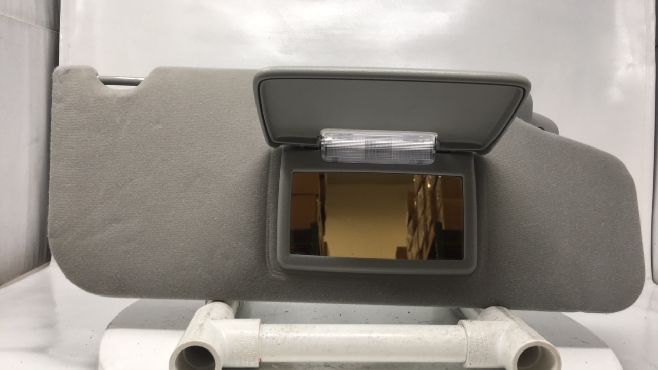 2005-2007 Ford Freestyle Passenger Right Sun Visor Sunvisor Light Grey R1s3b13 - Oemusedautoparts1.com