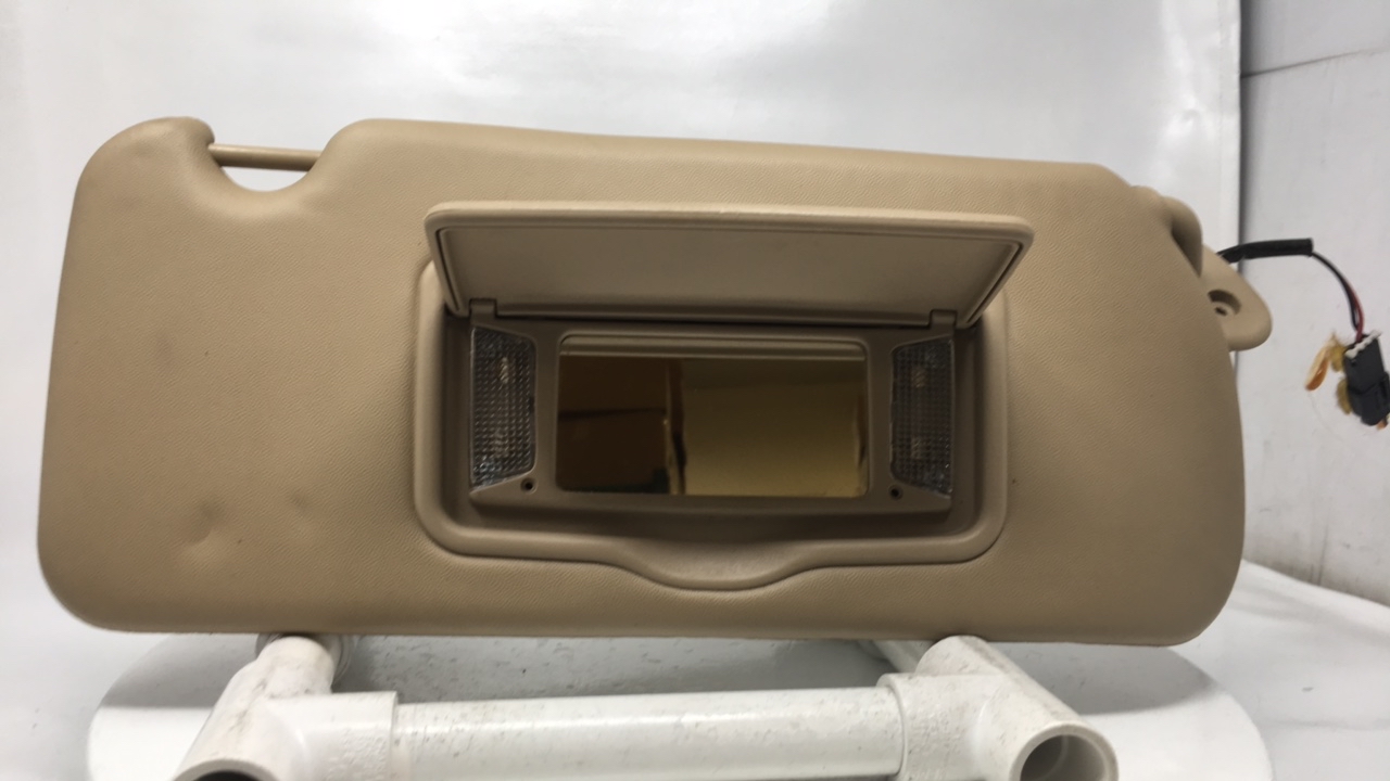 2008 Cadillac Srx Passenger Right Sun Visor Sunvisor Tan W287k - Oemusedautoparts1.com