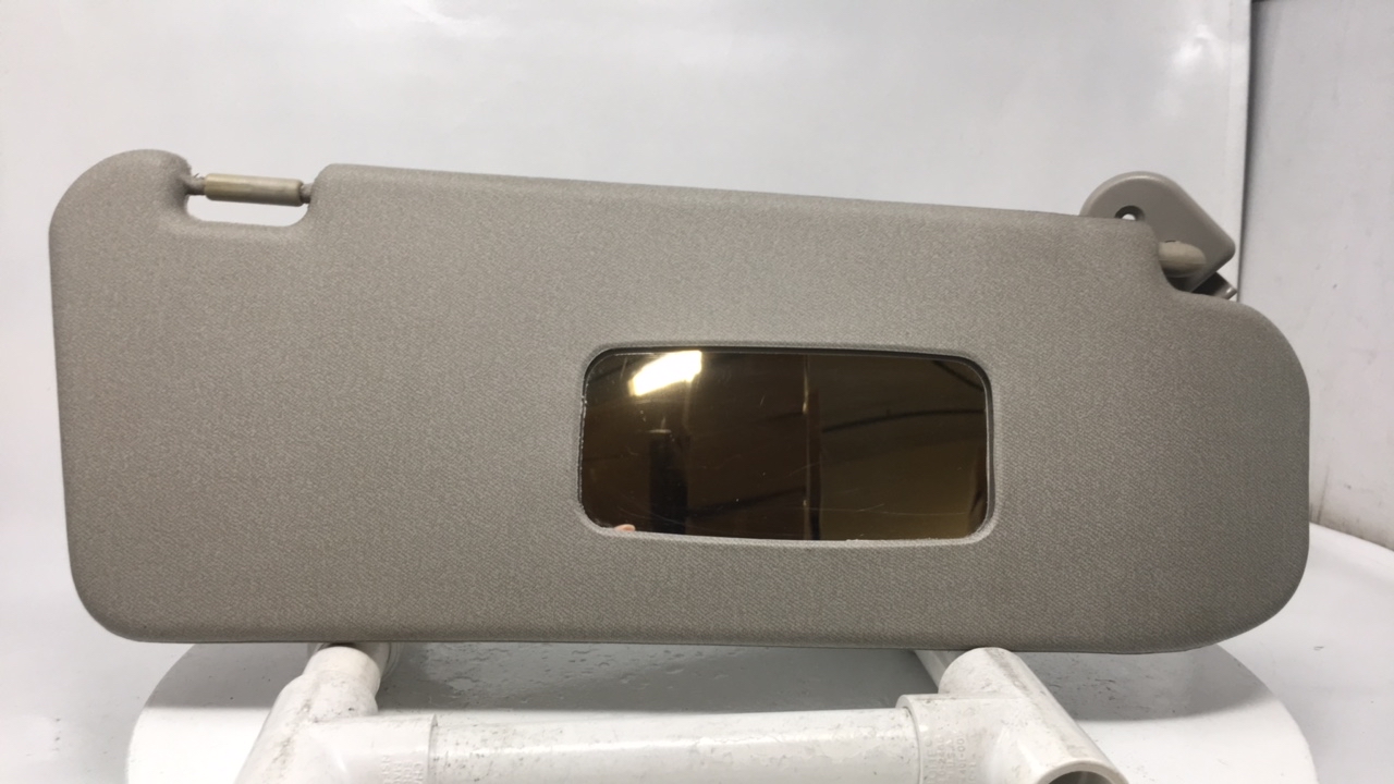 2005-2011 Chevrolet Aveo Passenger Right Sun Visor Sunvisor Light Grey W146f - Oemusedautoparts1.com