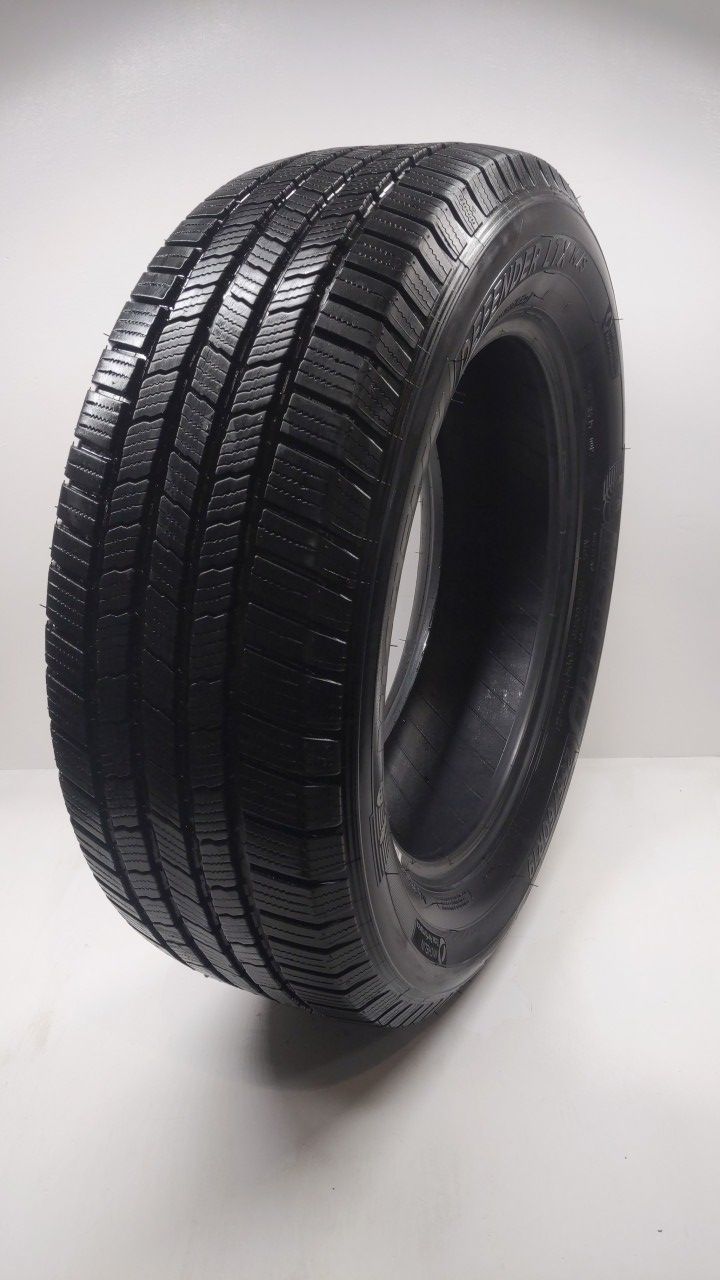 Used Tire 255/60R19 MICHELIN DEFENDER LTX M/S 109H All Season - 9.5/32 - Oemusedautoparts1.com
