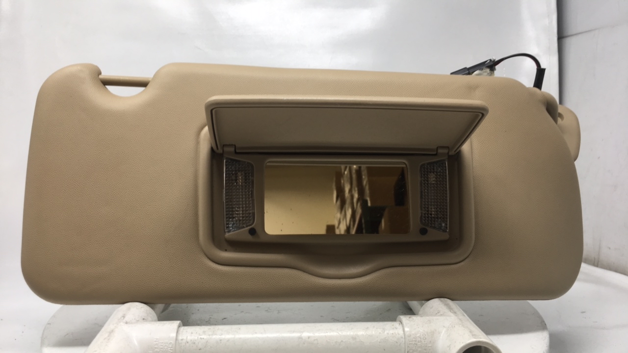 2008 Cadillac Srx Passenger Right Sun Visor Sunvisor Tan W165e - Oemusedautoparts1.com