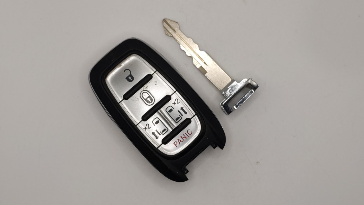 Chrysler Pacifica Keyless Entry Remote Fob M3N-97395900 68241531AC 5 buttons - Oemusedautoparts1.com