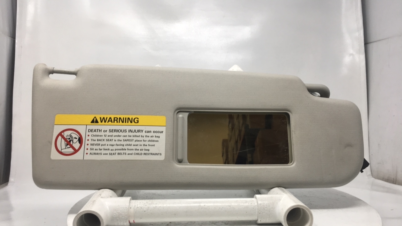 2005 Volkswagen Passat Passenger Right Sun Visor Sunvisor Light Grey W147a - Oemusedautoparts1.com